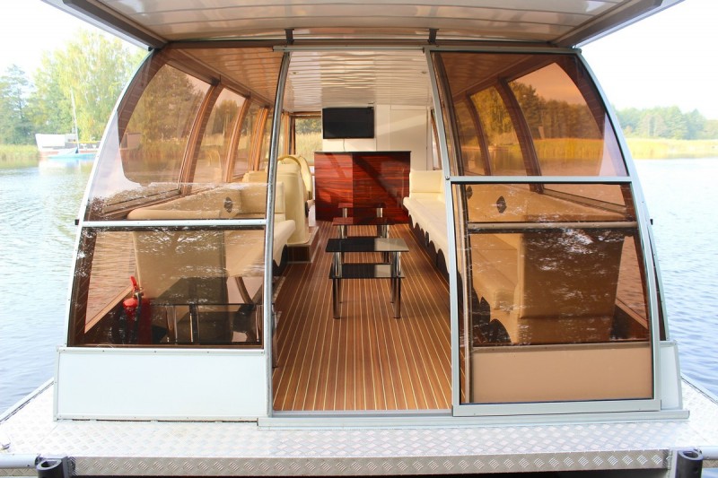 Holiday-Boat plaukiojimas laivu Trakuose - interjeras galas